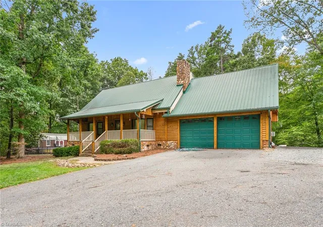 Photo 1 of Single family home for sale at 679 Bonnie Regan Rd, Thomasville, NC 27360 | MLS# 1236400 | Listing updated on 2026-10-03