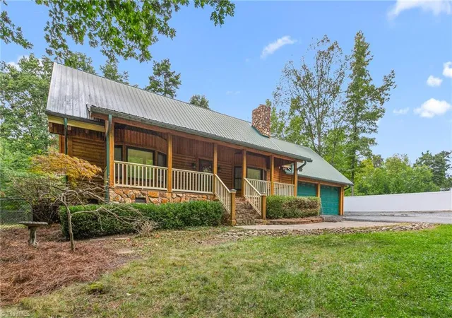 Photo 2 of Single family home for sale at 679 Bonnie Regan Rd, Thomasville, NC 27360 | MLS# 1236400 | Listing updated on 2026-10-03