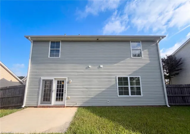 Photo 4 of Single family home for sale at 2722 Quail Oaks Dr, Greensboro, NC 27405 | MLS# 1235242 | Listing updated on 2026-09-17