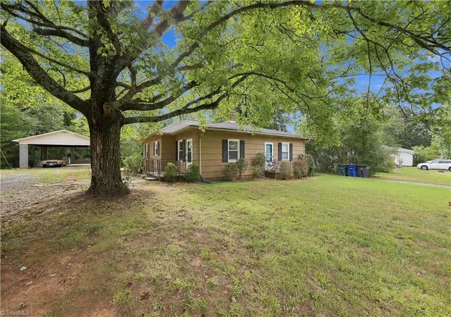 Photo 3 of Multi family home for sale at 5038 Pinewood Dr, Winston Salem, NC 27106 | MLS# 1236502 | Listing updated on 2026-09-30