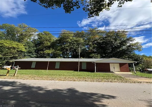 Photo 1 of Single family home for sale at 12 Crutchfield Ave, Lexington, NC 27292 | MLS# 1239392 | Listing updated on 2026-10-23