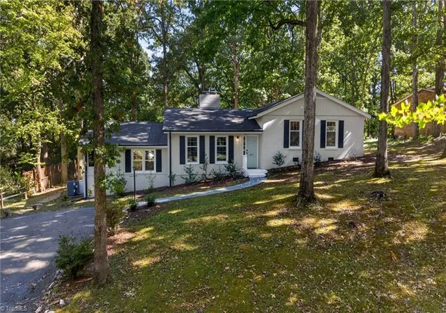 Photo 1 of Single family home for sale at 811 Shannon Rd, Asheboro, NC 27203 | MLS# 1239799 | Listing updated on 2026-10-27