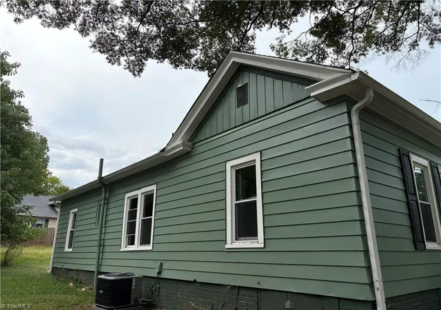 Photo 2 of Single family home for sale at 512 Glovenia St, Eden, NC 27288 | MLS# 1234739 | Listing updated on 2026-09-06