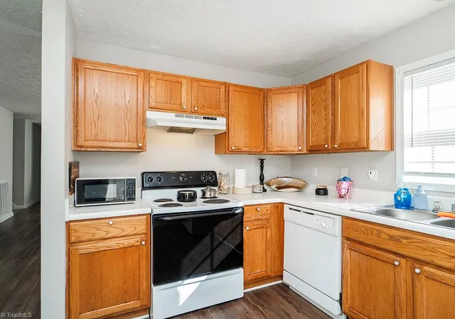Photo 3 of House for sale at 622/624 Williamson Ave, Elon, NC 27244 | MLS# 1238273 | Listing updated on 2026-10-12