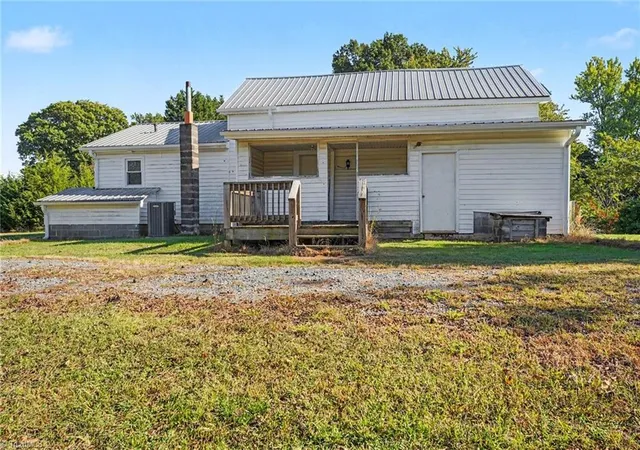 Photo 2 of Single family home for sale at 3264 Nc Hwy 8 S, Walnut Cove, NC 27052 | MLS# 1239905 | Listing updated on 2026-10-27