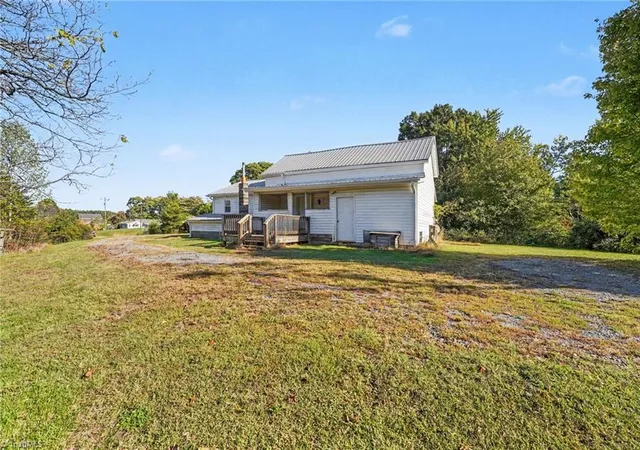 Photo 3 of Single family home for sale at 3264 Nc Hwy 8 S, Walnut Cove, NC 27052 | MLS# 1239905 | Listing updated on 2026-10-27