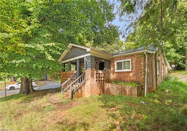 Photo 2 of Single family home for sale at 2001 Bowen Blvd, Winston Salem, NC 27105 | MLS# 1234220 | Listing updated on 2026-09-02