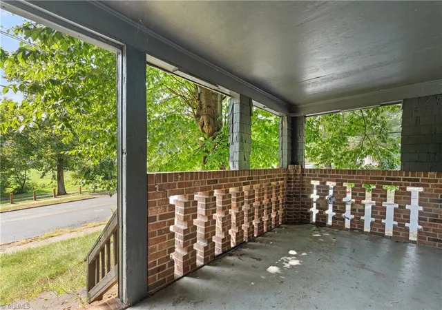 Photo 3 of Single family home for sale at 2001 Bowen Blvd, Winston Salem, NC 27105 | MLS# 1234220 | Listing updated on 2026-09-02