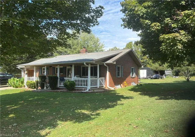 Photo 4 of Single family home for sale at 506 Barker Rd, Elkin, NC 28621 | MLS# 1235370 | Listing updated on 2026-10-08