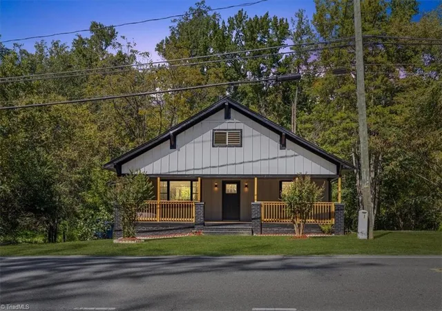 Photo 1 of Single family home for sale at 1933 E Geer St, Durham, NC 27704 | MLS# 1238984 | Listing updated on 2026-10-29