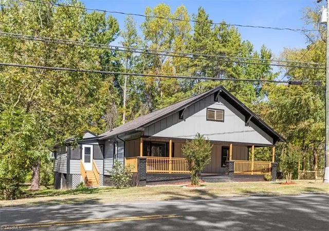 Photo 2 of Single family home for sale at 1933 E Geer St, Durham, NC 27704 | MLS# 1238984 | Listing updated on 2026-10-29
