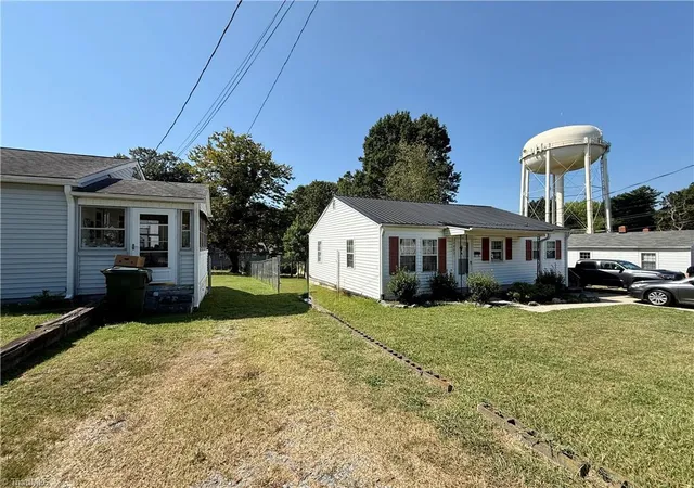 Photo 2 of Sale Pending at 1003 Unity St, Thomasville, NC 27360 | MLS# 1234635 | Listing updated on 2026-09-15