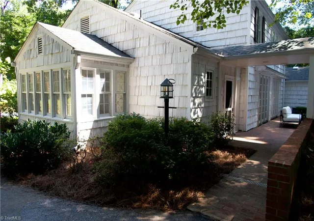 Photo 3 of Sale Pending at 612 Peachtree St, Lexington, NC 27292 | MLS# 1233953 | Listing updated on 2026-09-11