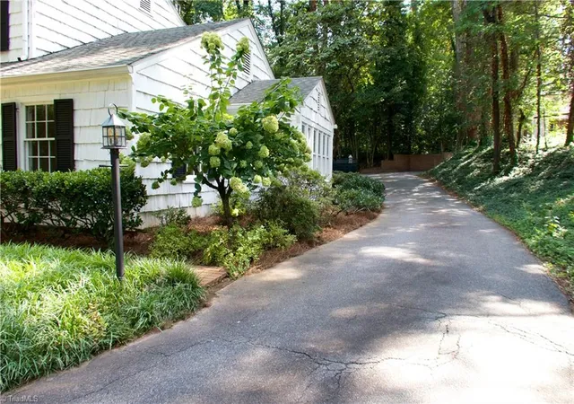 Photo 3 of Sale Pending at 612 Peachtree St, Lexington, NC 27292 | MLS# 1233953 | Listing updated on 2026-09-11