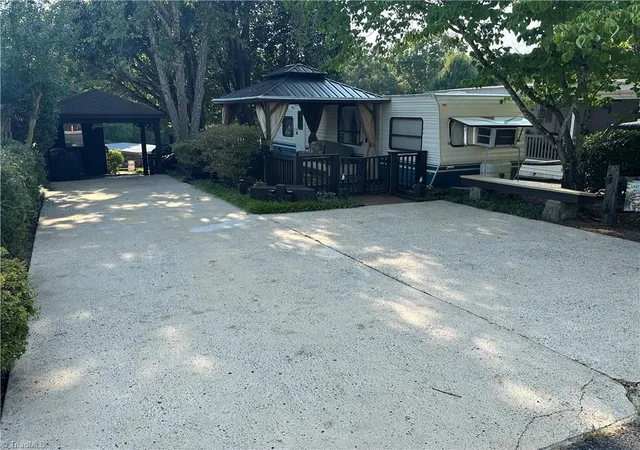 Photo 3 of Manufactured home for sale at 142 Cardinal Dr, New London, NC 28127 | MLS# 1234878 | Listing updated on 2026-09-10