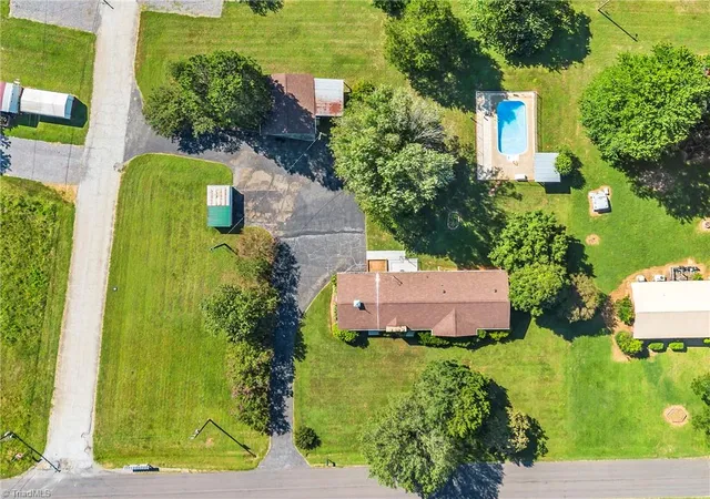 Photo 2 of Sale Pending at 163 Lakewood Village Rd, Mocksville, NC 27028 | MLS# 1235344 | Listing updated on 2026-09-18