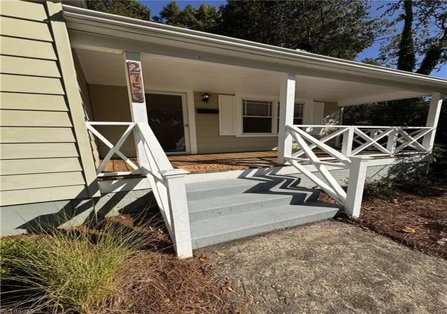 Photo 2 of Single family home for sale at 2753 Maplewood Ave, Winston Salem, NC 27103 | MLS# 1238976 | Listing updated on 2026-10-25