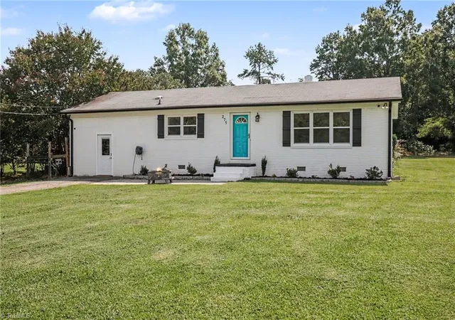 Photo 1 of Single family home for sale at 275 Brenda Dr, Thomasville, NC 27360 | MLS# 1234968 | Listing updated on 2026-09-13