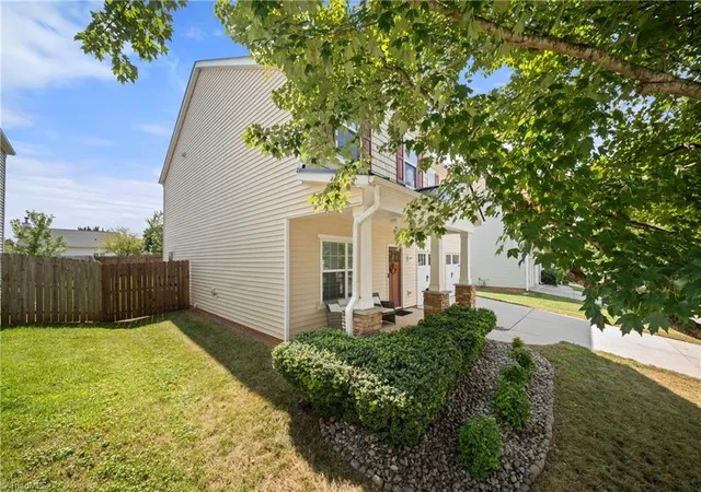 Photo 2 of Single family home for sale at 4774 Abbey Park Rd, Kernersville, NC 27284 | MLS# 1236472 | Listing updated on 2026-10-04