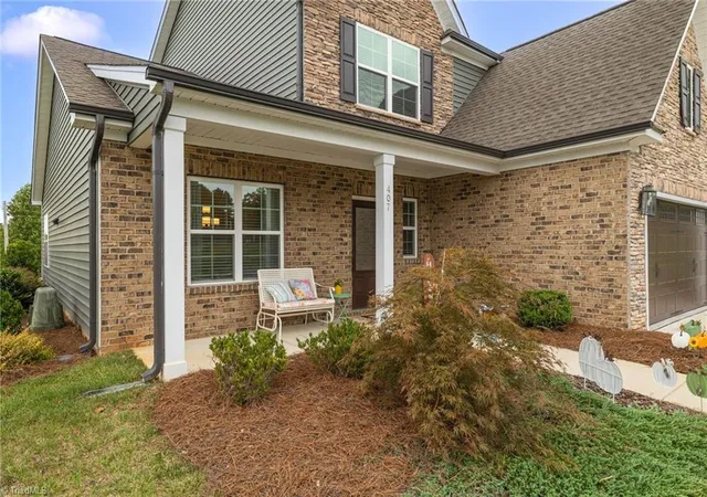 Photo 3 of Single family home for sale at 407 Brooke Hl Dr, Lewisville, NC 27023 | MLS# 1236576 | Listing updated on 2026-09-29
