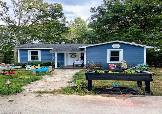Photo 1 of Single family home for sale at 265 Hillcrest Rd, Linwood, NC 27299 | MLS# 1234263 | Listing updated on 2026-09-11