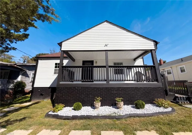 Photo 1 of Sale Pending at 517 E 27th Street, Winston Salem, NC 27105 | MLS# 1238727 | Listing updated on 2026-10-29
