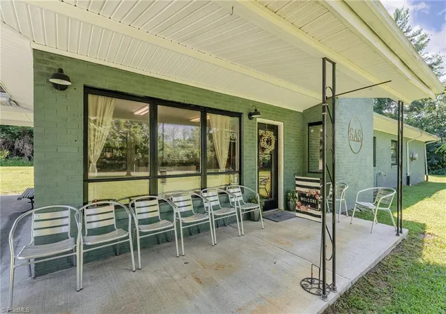 Photo 2 of Single family home for sale at 1590 Farmington Rd, Mocksville, NC 27028 | MLS# 1232912 | Listing updated on 2026-09-02