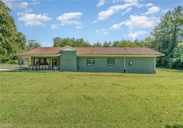 Photo 3 of Single family home for sale at 1590 Farmington Rd, Mocksville, NC 27028 | MLS# 1232912 | Listing updated on 2026-09-02