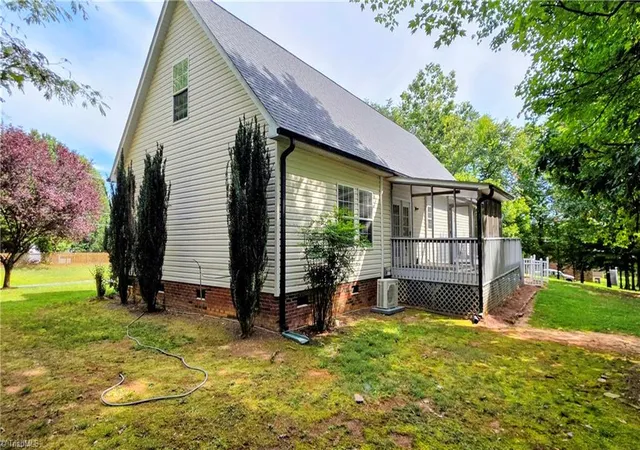Photo 4 of Manufactured home for sale at 1096 Tuttle Rd, Rural Hall, NC 27045 | MLS# 1234941 | Listing updated on 2026-09-10