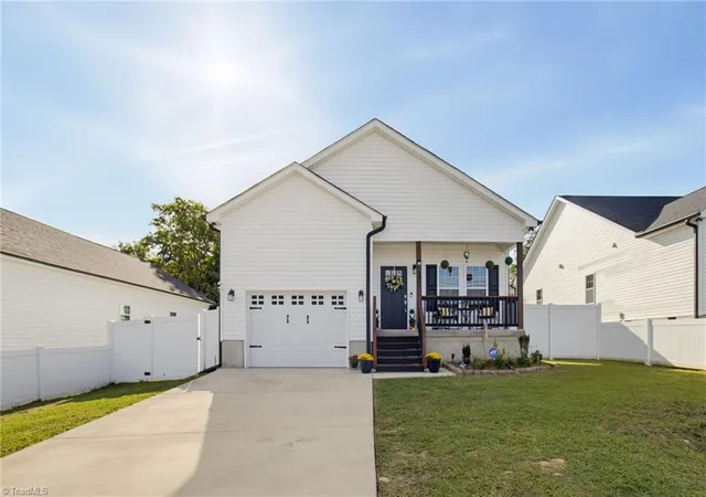 Photo 1 of Single family home for sale at 1305 Whitsett St, Burlington, NC 27215 | MLS# 1235101 | Listing updated on 2026-09-10