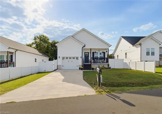 Photo 2 of Single family home for sale at 1305 Whitsett St, Burlington, NC 27215 | MLS# 1235101 | Listing updated on 2026-09-10