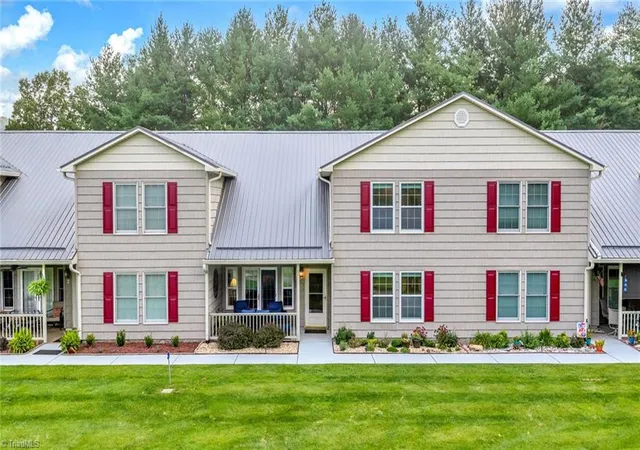 Photo 2 of Sale Pending at 1063 Golf Crse Rd #3, West Jefferson, NC 28694 | MLS# 1233100 | Listing updated on 2026-09-29