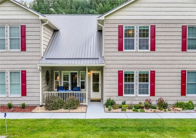 Photo 3 of Sale Pending at 1063 Golf Crse Rd #3, West Jefferson, NC 28694 | MLS# 1233100 | Listing updated on 2026-09-29