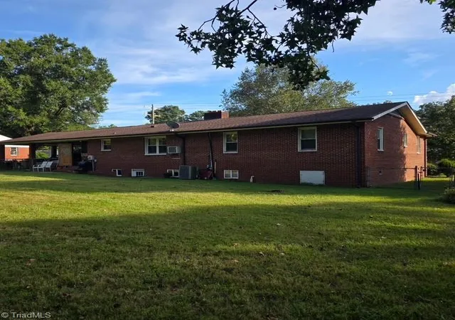 Photo 3 of Single family home for sale at 2091 Junction Rd, Mocksville, NC 27028 | MLS# 1235583 | Listing updated on 2026-09-15