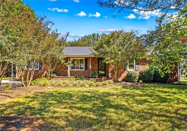 Photo 3 of Single family home for sale at 230 E Old Farm Rd, Salisbury, NC 28146 | MLS# 1235699 | Listing updated on 2026-09-18