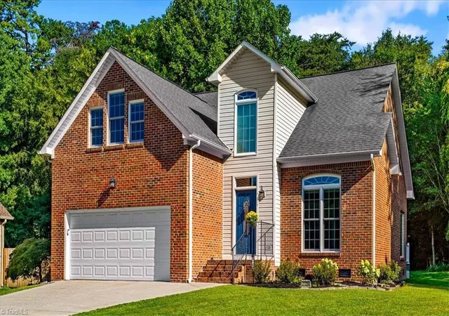 Photo 2 of Single family home for sale at 2729 Red Run Ct, High Point, NC 27265 | MLS# 1235217 | Listing updated on 2026-10-06
