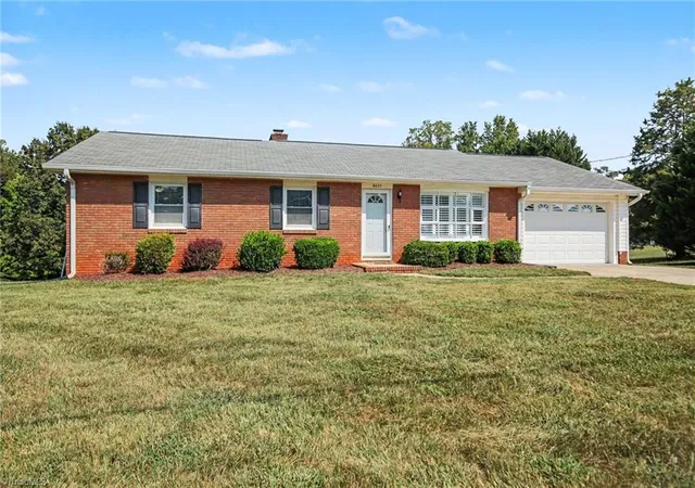 Photo 2 of Single family home for sale at 6025 Skylark Rd, Pfafftown, NC 27040 | MLS# 1235969 | Listing updated on 2026-09-24