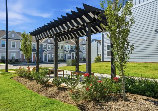 Photo 4 of Single family home for sale at 1902 Ardmore Cmns Dr, Winston Salem, NC 27103 | MLS# 1239744 | Listing updated on 2026-10-27