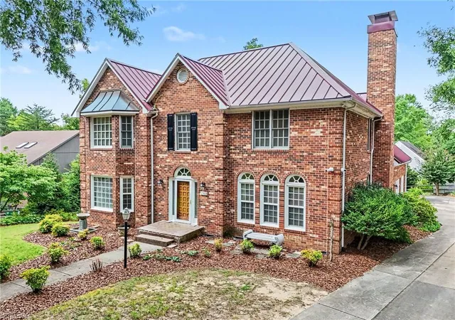 Photo 2 of Sale Pending at 1703 Farnsworth Ct, High Point, NC 27262 | MLS# 1234502 | Listing updated on 2026-09-08