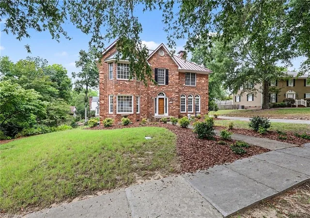Photo 3 of Sale Pending at 1703 Farnsworth Ct, High Point, NC 27262 | MLS# 1234502 | Listing updated on 2026-09-08