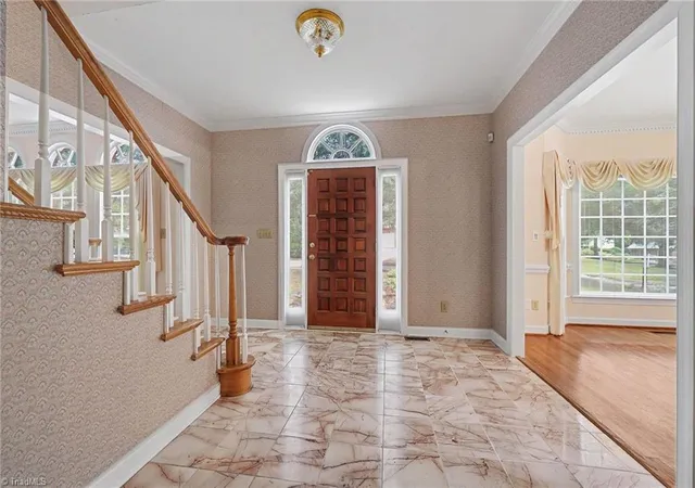 Photo 4 of Sale Pending at 1703 Farnsworth Ct, High Point, NC 27262 | MLS# 1234502 | Listing updated on 2026-09-08