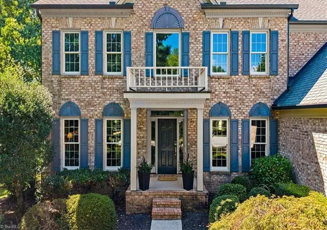 Photo 2 of Sale Pending at 3905 Battenburg Ct, Greensboro, NC 27410 | MLS# 1235813 | Listing updated on 2026-10-01