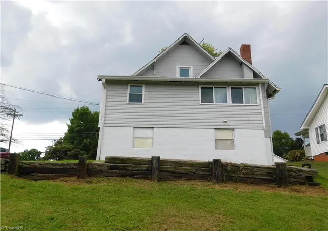 Photo 4 of Single family home for sale at 1054 N Bridge St, Elkin, NC 28621 | MLS# 1234324 | Listing updated on 2026-09-30