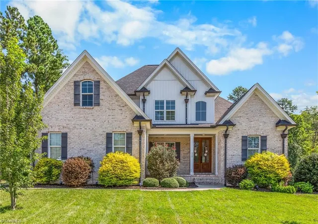 Photo 1 of Sale Pending at 569 Wentworth Dr, Winston Salem, NC 27107 | MLS# 1234632 | Listing updated on 2026-09-15