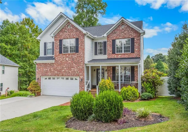 Photo 3 of Single family home for sale at 104 Hidden Branches Ct, Kernersville, NC 27284 | MLS# 1236437 | Listing updated on 2026-10-02