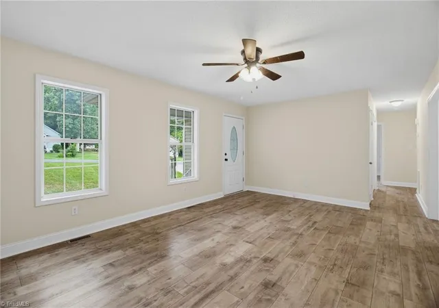 Photo 3 of Sale Pending at 150 Meadow Wood Dr, Thomasville, NC 27360 | MLS# 1228137 | Listing updated on 2026-09-17