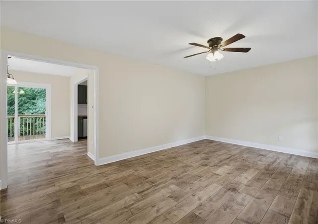 Photo 4 of Sale Pending at 150 Meadow Wood Dr, Thomasville, NC 27360 | MLS# 1228137 | Listing updated on 2026-09-17