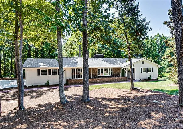 Photo 1 of Sale Pending at 864 Parkview St, Asheboro, NC 27203 | MLS# 1234259 | Listing updated on 2026-10-06