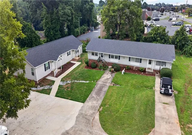 Listing Photo 2 - Condo for sale in building located at 1135a&b S 1141a&b 1147a&b Cox St, Asheboro, NC 27203