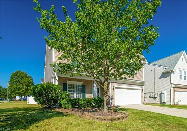 Photo 3 of Single family home for sale at 6415 Hedgewood Ln, High Point, NC 27265 | MLS# 1235330 | Listing updated on 2026-10-04